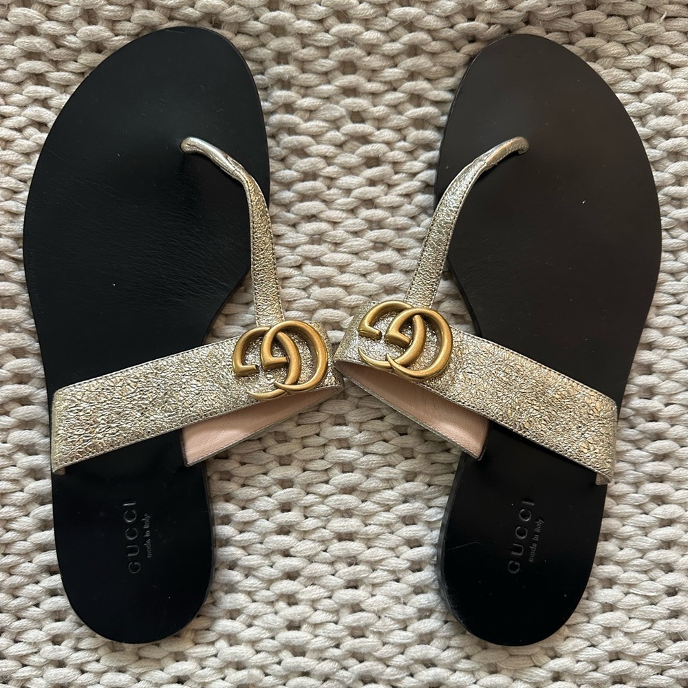 Gucci Flat Marmont Leather Thong
